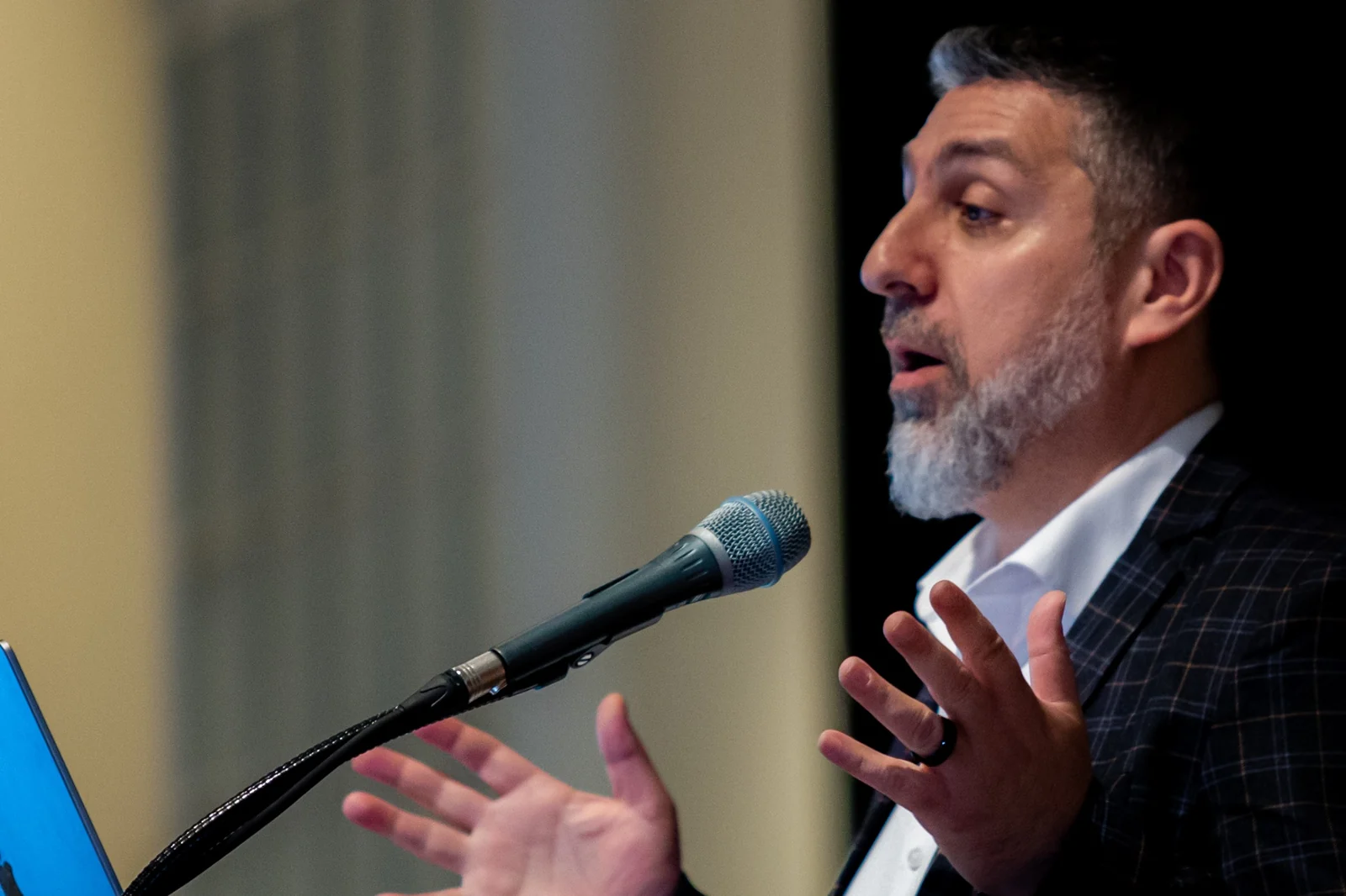 Romeo El Chaer speaking at a live leadership event